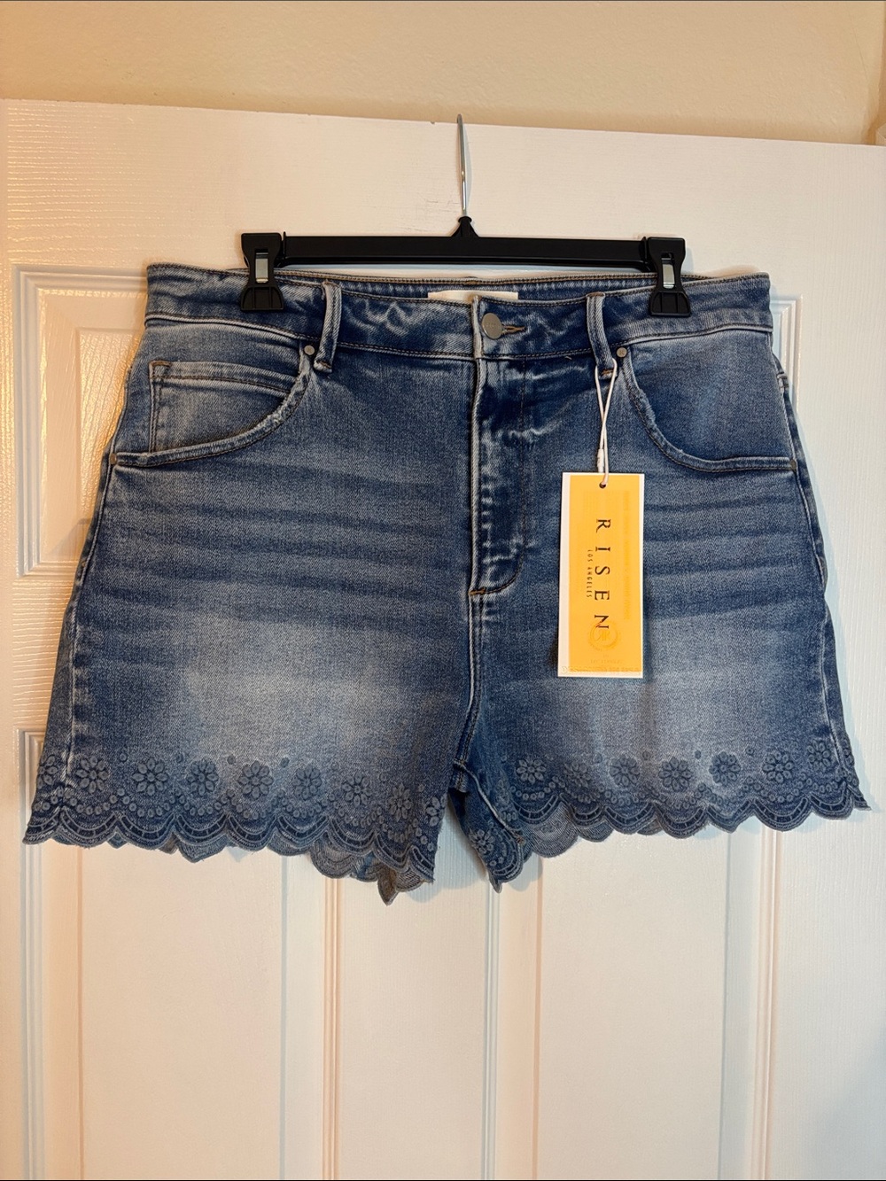 Risen Scallop Hem Denim Shorts with Embroidery - Blue- NWT